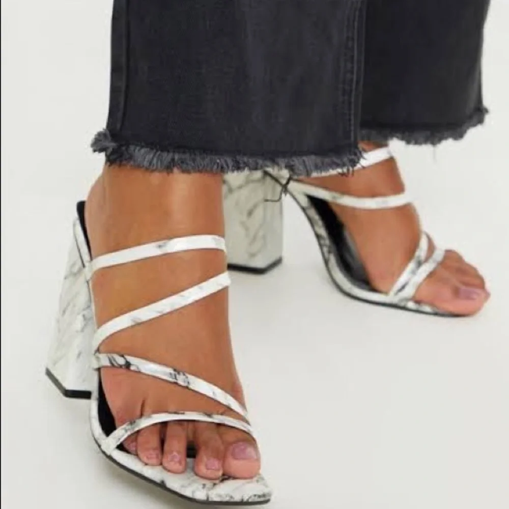 🖤🤍 Pretty Little Things 🖤🤍 New! Marble Heels - Picture 11 of 12